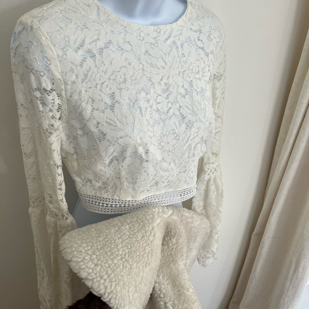Boohoo Cream Lace Long-Sleeve Crop Top